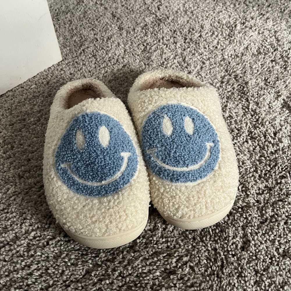 Amazon Cream and Blue Smiley Face Slippers